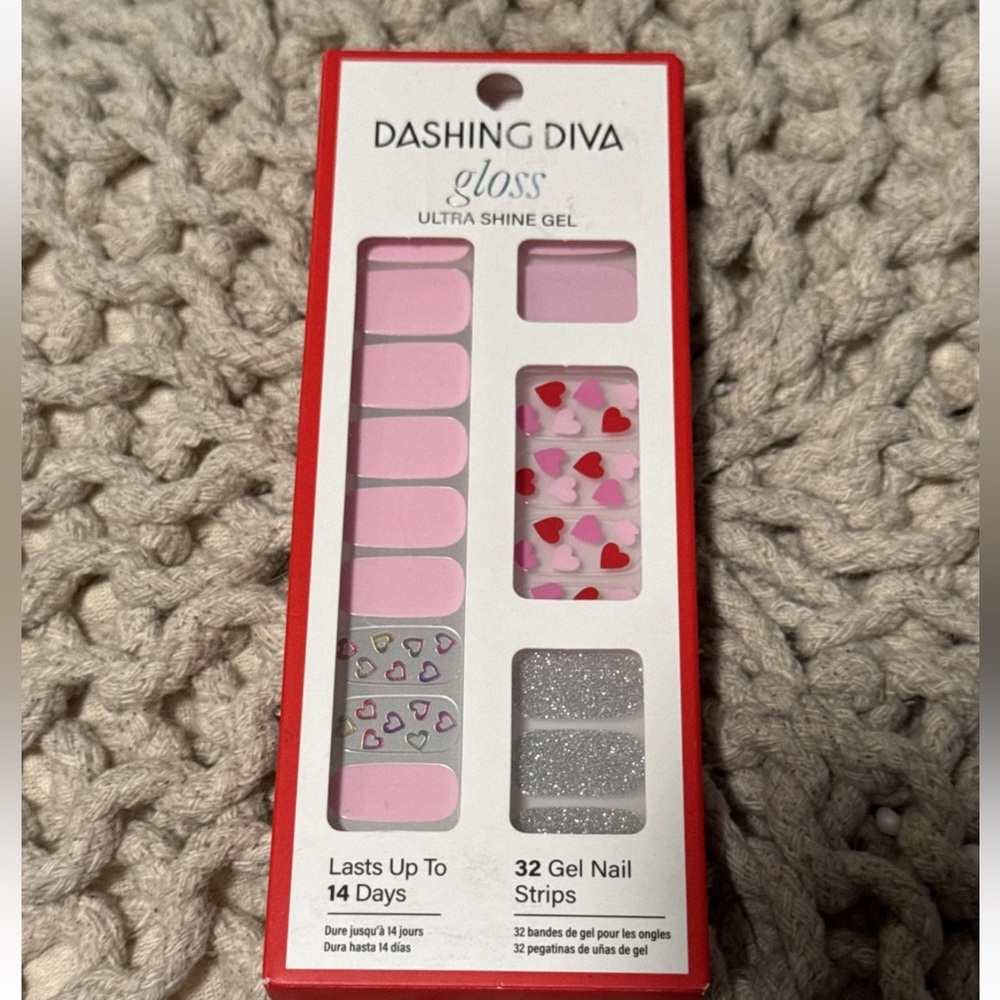 Dashing Diva -Gloss Ultra Shine Gel Palette - 32 Nail Strips - First Blush